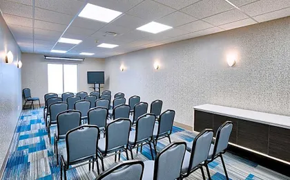 Holiday Inn Express Hotel & Suites Dieppe Airport By IHG