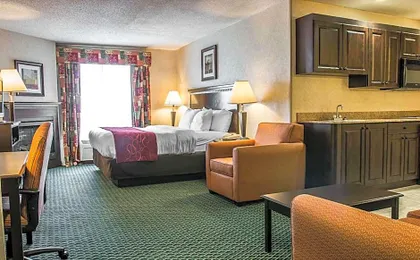 Comfort Suites Canton - Detroit