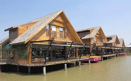 I-Rovers Sports Bar & Hotel