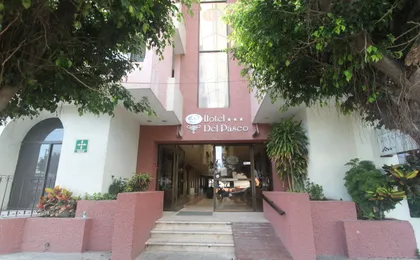 Del Paseo