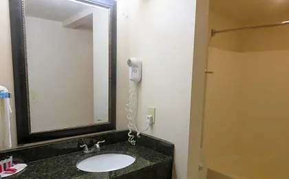 Baymont Inn & Suites by Wyndham Fargo