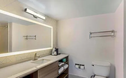 Comfort Inn & Suites Voorhees/Mt. Laurel