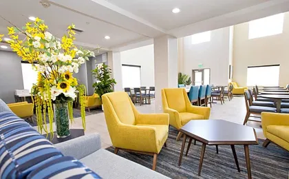 Holiday Inn Express & Suites Sacramento NE Cal Expo By IHG