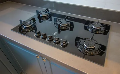 Casa Moderna e Luxuosa com Quatro Suítes Próx a Rua das Pedras Por Luxury Rentals