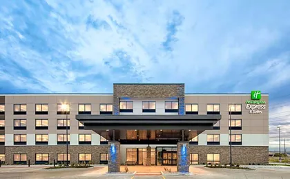 Holiday Inn Express & Suites East Peoria - Riverfront By IHG