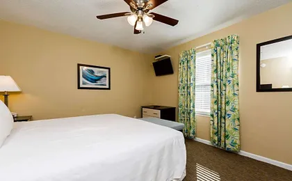 Country Club Villas