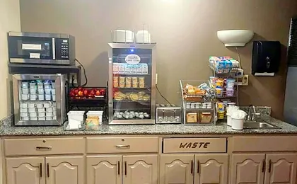 Super 8 by Wyndham Dunbar/Charleston Area