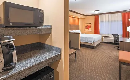 Best Western Plus North Canton Inn & Suites