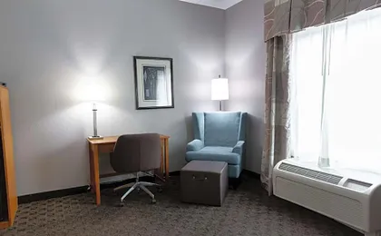 Hampton Inn & Suites Chesapeake-Square Mall