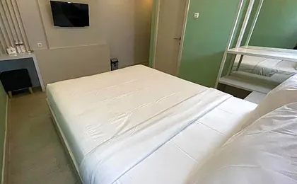 Leaf Hotel