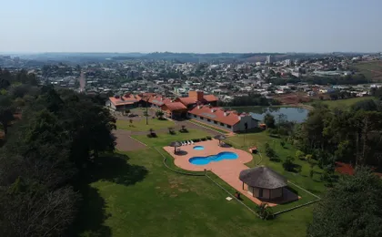 Hotel Lago Dourado
