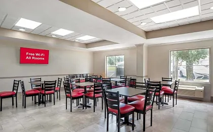 Red Roof PLUS+ & Suites Vicksburg