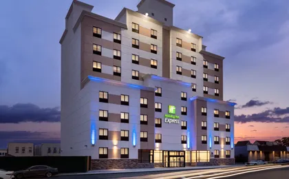 Holiday Inn Express Jamaica AirTrain
