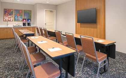 Hampton Inn & Suites Redding