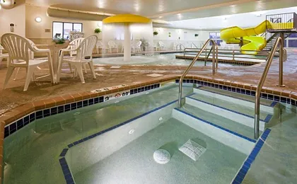 Expressway Suites Fargo