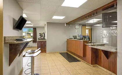 Rodeway Inn & Suites Grand Rapids Southeast