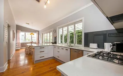BRIGHTON HAVEN a self-contained modern bungalow