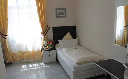 Hotel Am Schloss Biebrich