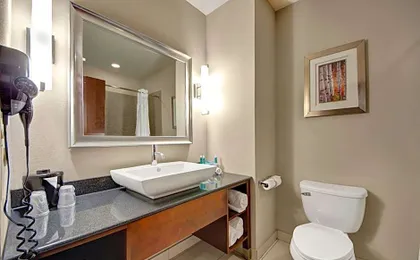 Holiday Inn Express and Suites Oklahoma City North By IHG