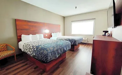 Econo Lodge Fargo - West Acres