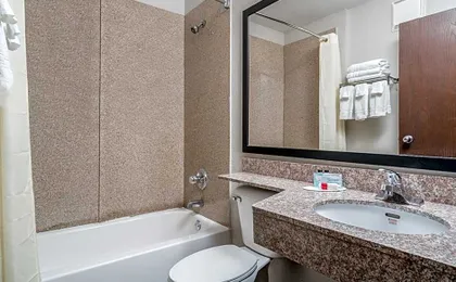 Microtel Inn & Suites by Wyndham Rochester North Mayo Clinic