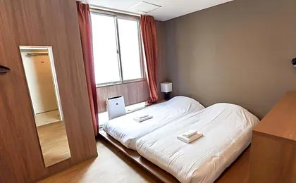AND HOSTEL SHINSAIBASHI EAST