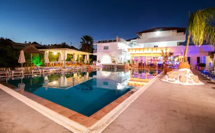TINAS PLUS HOTEL