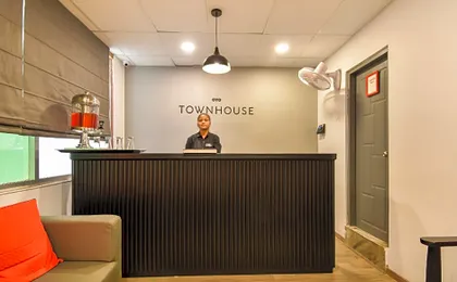 Super OYO Townhouse 263 Hotel Luxurs Shri Gopal Nagar