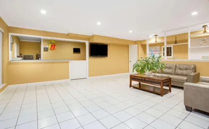 Super 8 by Wyndham Defuniak Springs