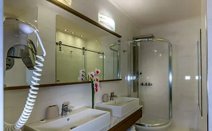 Cosmopolitan Hotel by GHH