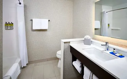 Holiday Inn Express & Suites Windsor East - Lakeshore By IHG