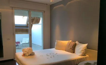 15.92 Hotel