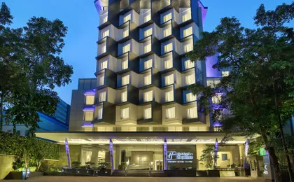 Hotel Exterior of Holiday Inn Express Jakarta Wahid Hasyim