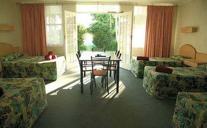 Colonial Court Motor Inn