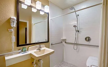 Best Western Edgewater Inn