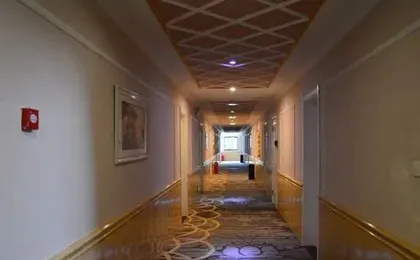 Xingshan Luoma Holiday Hotel