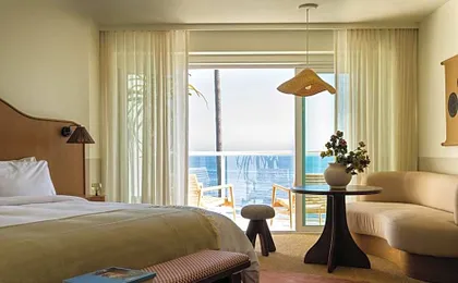 Casa Loma Beach Hotel