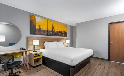 Days Inn by Wyndham Phoenix West