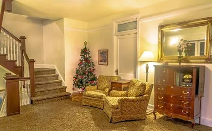 Hassayampa Inn