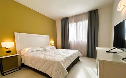 Hotel For You
