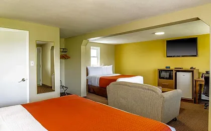 Motel 6 Campbellford, ON