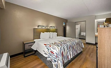 Red Roof Inn Detroit - Royal Oak/ Madison Heights