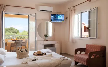 Canal d'Amour Makris Apartments