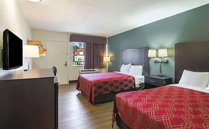 Econo Lodge Near Motor Speedway