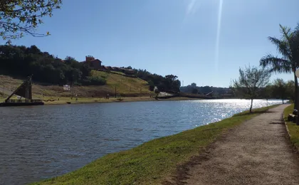 Hotel Lago Dourado