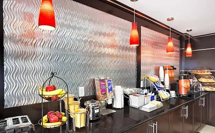 Days Inn & Suites by Wyndham Conroe North