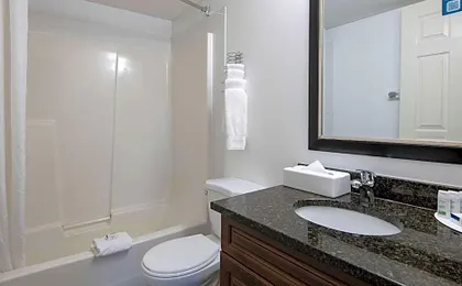 Travelodge by Wyndham Kamloops Mountview