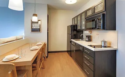Sonesta Simply Suites Miami Airport Doral