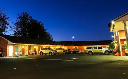Akuna Motor Inn and Apartments