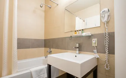 Pointe Plaza Hotel